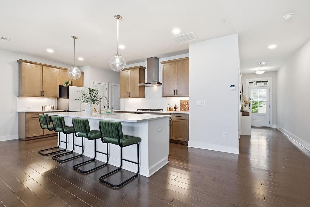 4 bedroom, 4 bathroom, 2,735 sq ft townhouse for sale at 1245 Wintergreen Way, Cumming, GA 30041 — photo 8