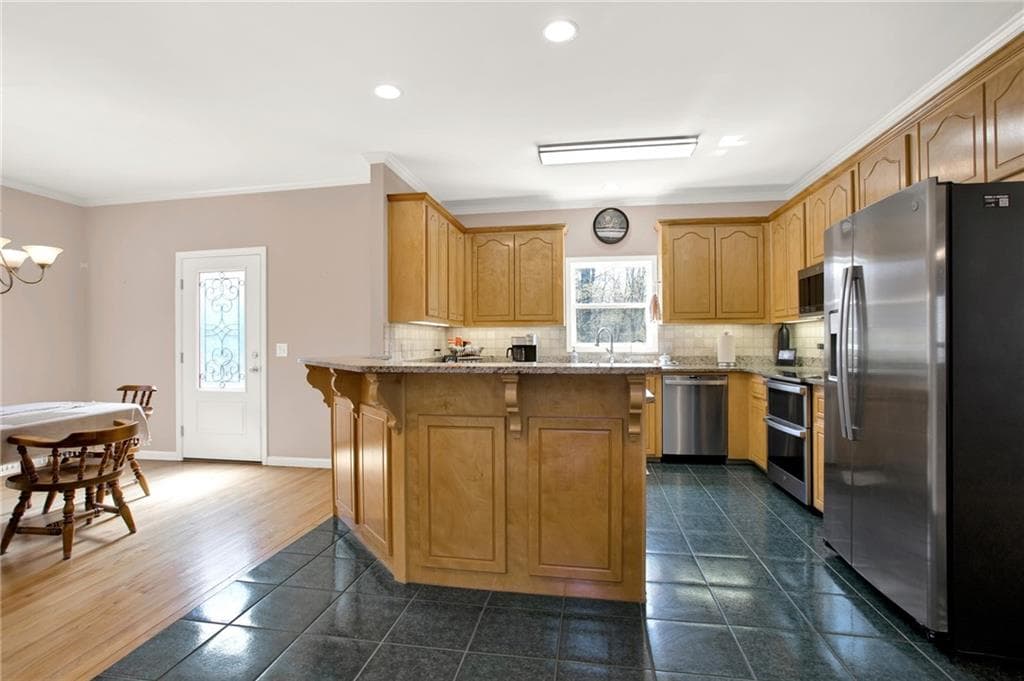 5 bedroom, 4 bathroom, 3,771 sq ft single family residence for sale at 114 Hardwood Lane, Canton, GA 30115 — photo 8