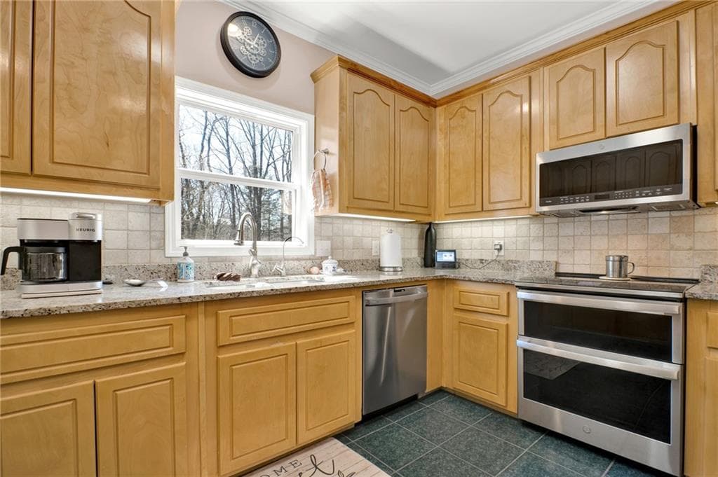5 bedroom, 4 bathroom, 3,771 sq ft single family residence for sale at 114 Hardwood Lane, Canton, GA 30115 — photo 9