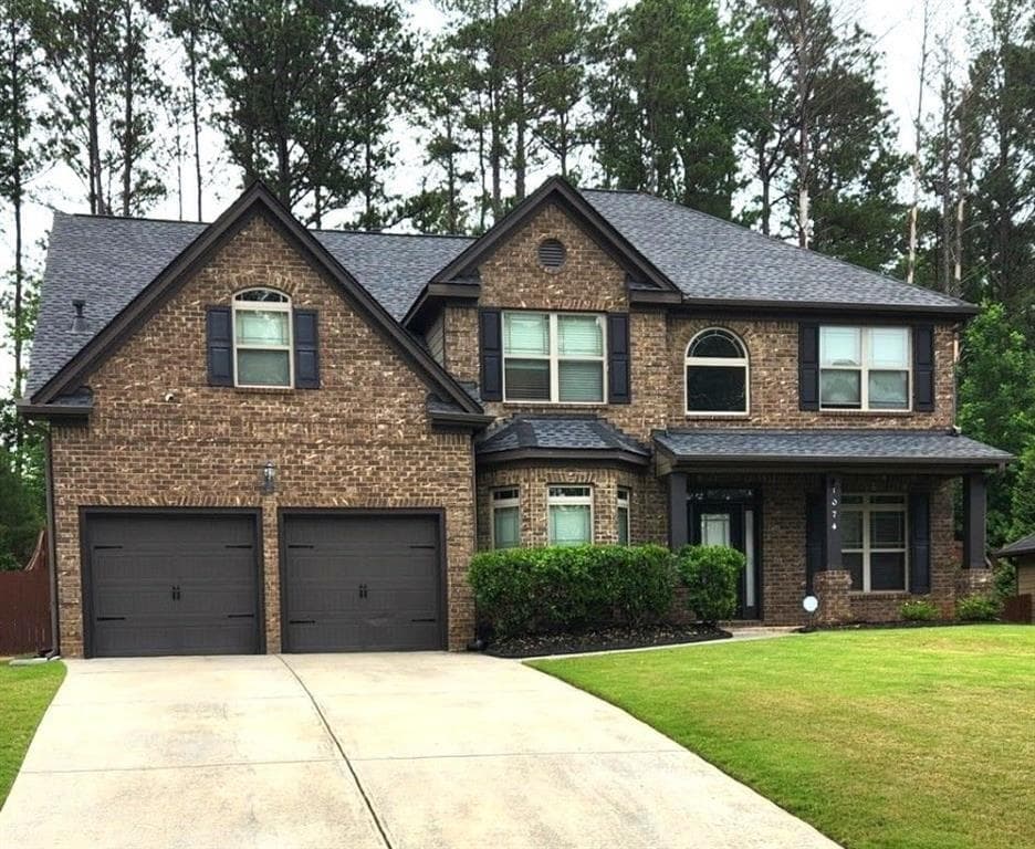 5 bedroom, 3 bathroom, 3,282 sq ft single family residence sold at 1074 Sly Fox Run Run, Fairburn, GA 30213