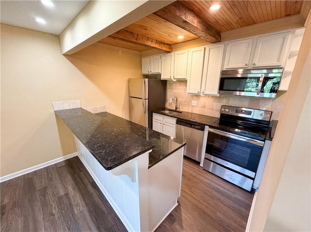 1 bedroom, 1 bathroom, 753 sq ft condominium for sale at 27 Chaumont Square, Atlanta, GA 30327 — photo 7
