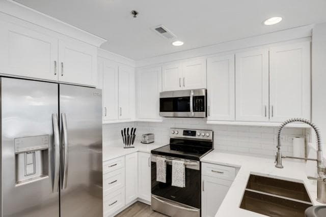1 bedroom, 1 bathroom, 895 sq ft condominium for rent at 285 Centennial Olympic Park Drive 1607, Atlanta, GA 30313 for $2,395 a month — photo 4