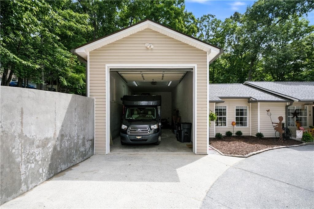 3 bedroom, 2 bathroom, 1,336 sq ft single family residence under contract at 113 Eagle Heart Court, Waleska, GA 30183 — photo 6