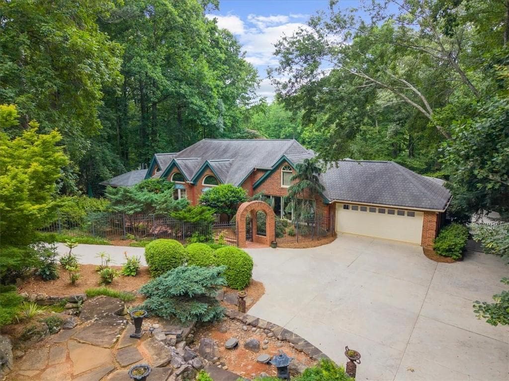 5 bedroom, 7 bathroom, 7,484 sq ft single family residence sold at 2341 Habersham Drive, Marietta, GA 30064