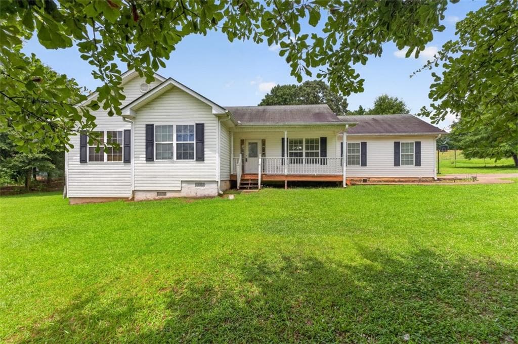 3 bedroom, 2 bathroom, 1,682 sq ft single family residence under contract at 602 Pendergrass Road, Winder, GA 30680 — photo 2