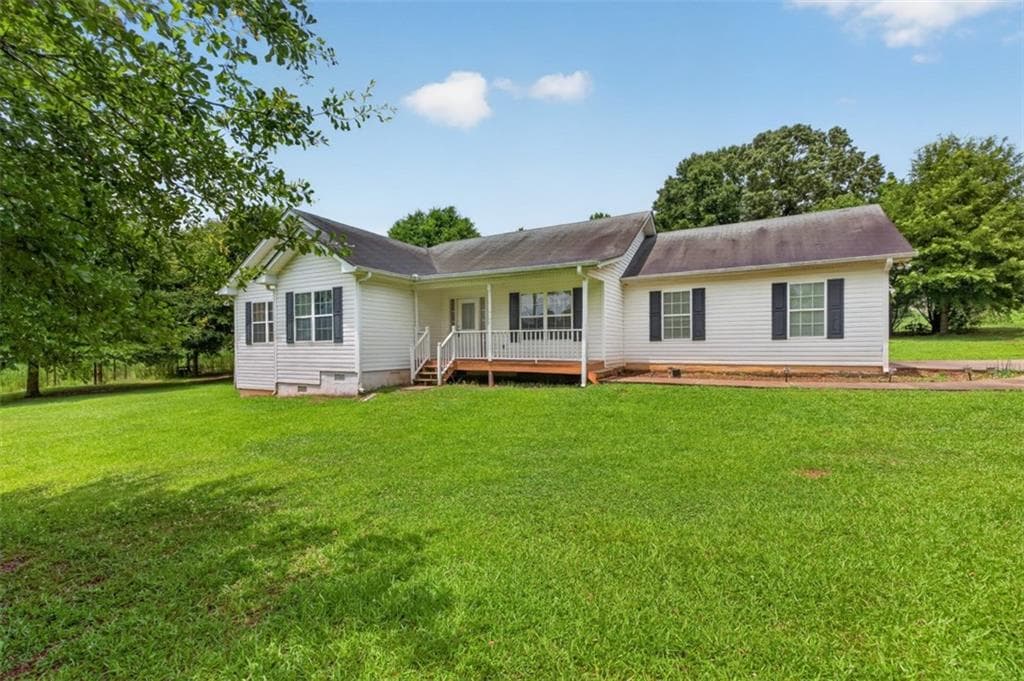 3 bedroom, 2 bathroom, 1,682 sq ft single family residence under contract at 602 Pendergrass Road, Winder, GA 30680 — photo 4