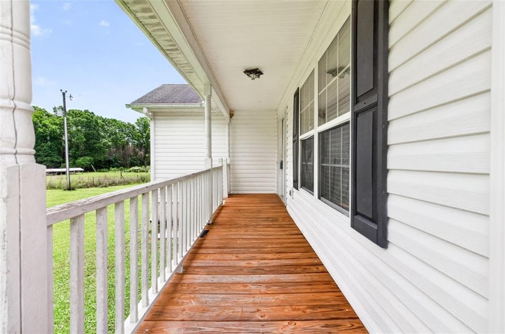 3 bedroom, 2 bathroom, 1,682 sq ft single family residence under contract at 602 Pendergrass Road, Winder, GA 30680 — photo 7