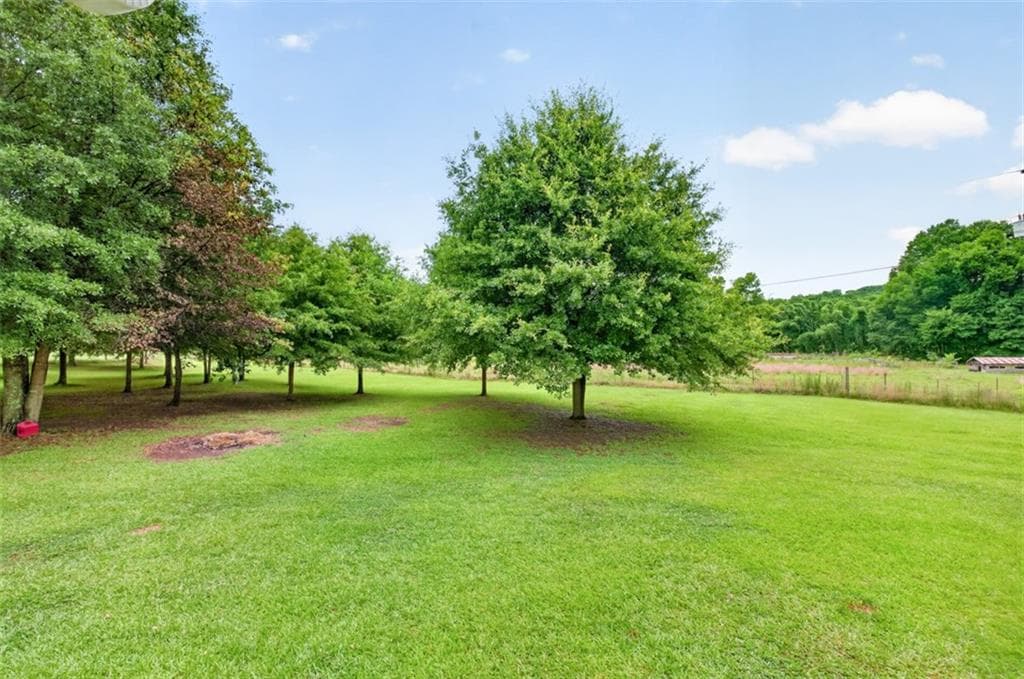 3 bedroom, 2 bathroom, 1,682 sq ft single family residence under contract at 602 Pendergrass Road, Winder, GA 30680 — photo 9