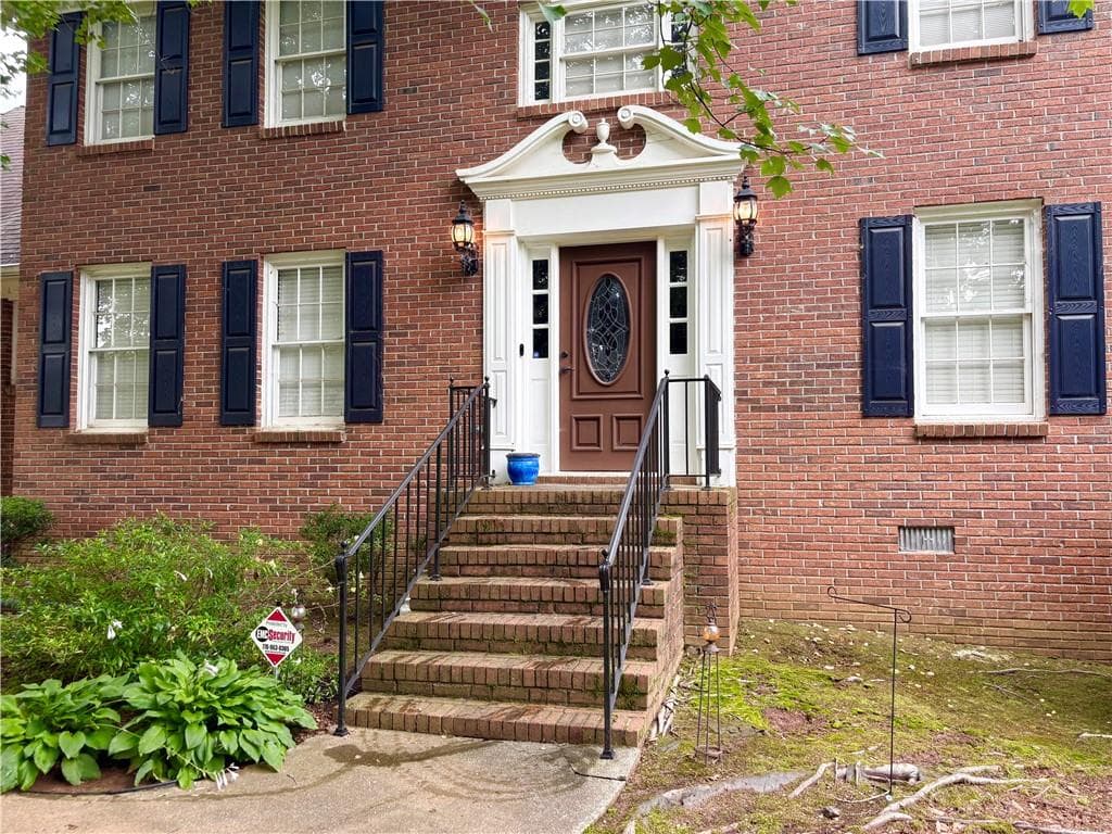 4 bedroom, 3 bathroom, 2,713 sq ft single family residence under contract at 2971 Brookside Run, Snellville, GA 30078 — photo 2