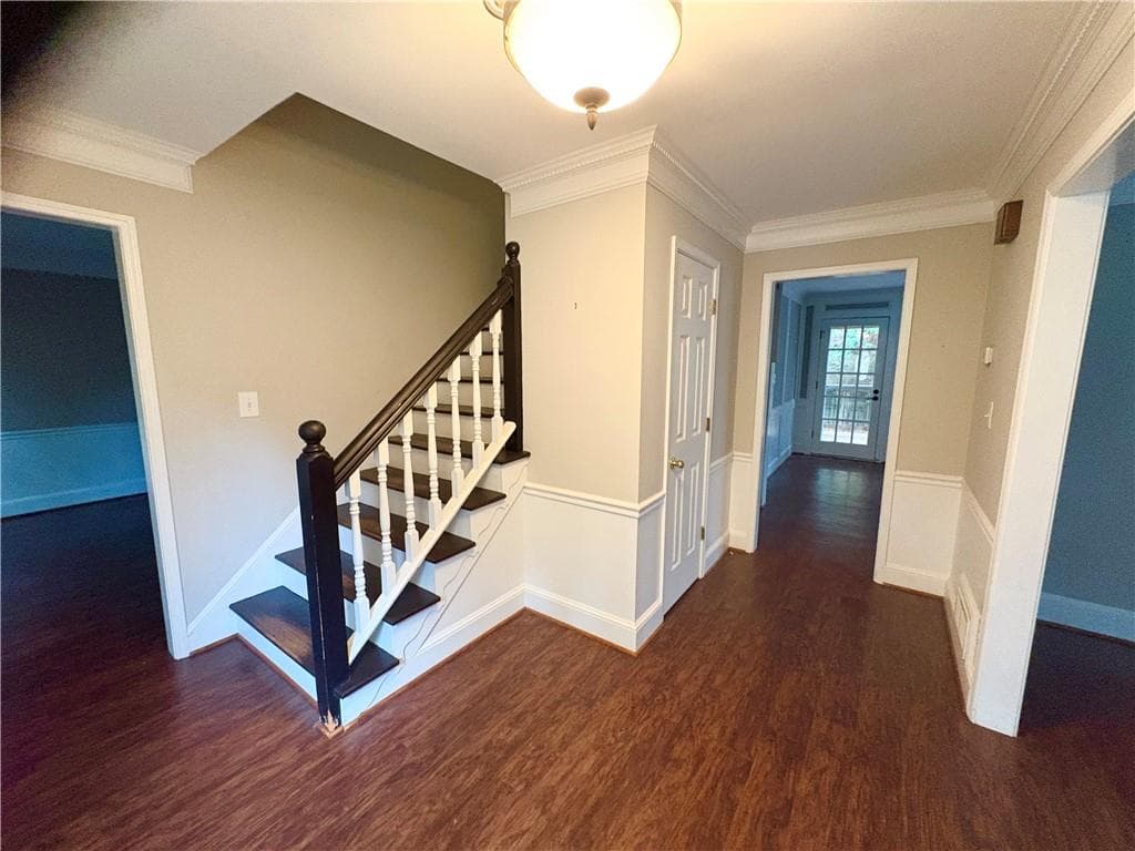 4 bedroom, 3 bathroom, 2,713 sq ft single family residence under contract at 2971 Brookside Run, Snellville, GA 30078 — photo 3