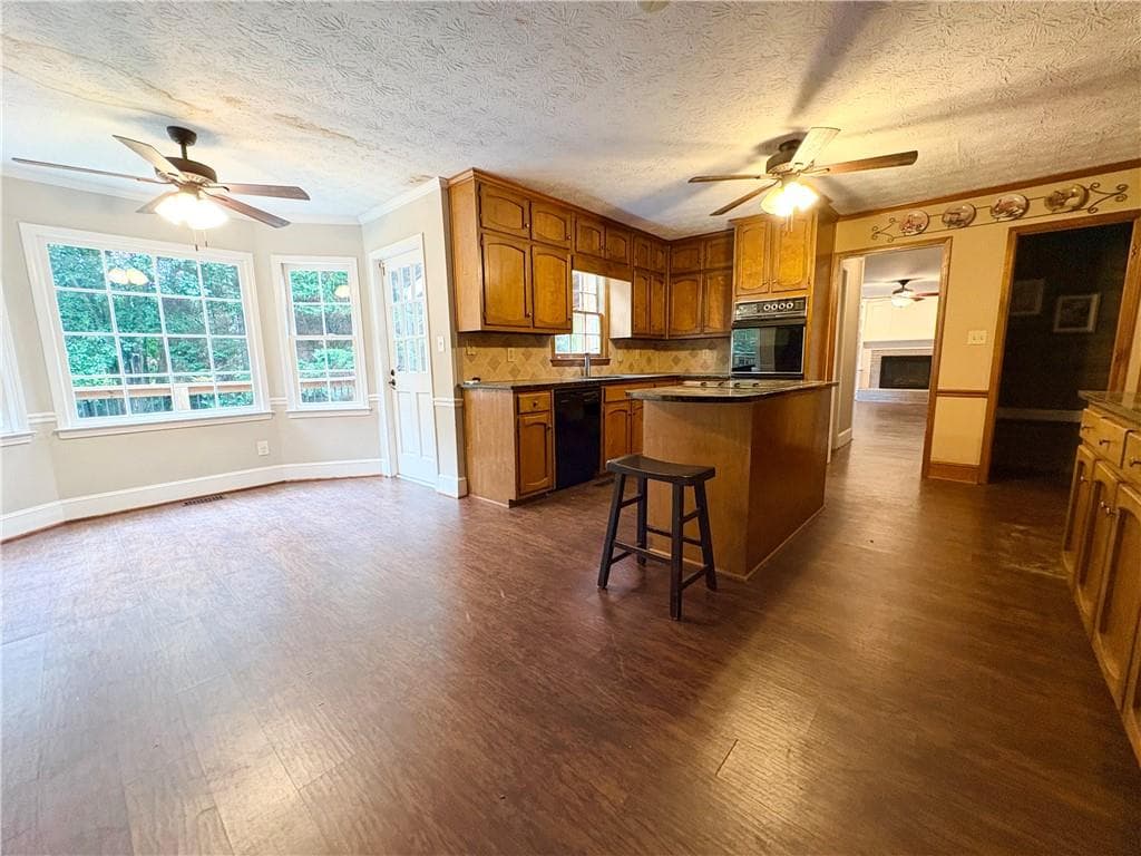 4 bedroom, 3 bathroom, 2,713 sq ft single family residence under contract at 2971 Brookside Run, Snellville, GA 30078 — photo 8