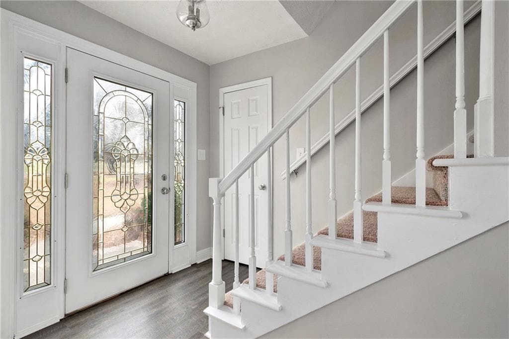 3 bedroom, 3 bathroom, 1,900 sq ft single family residence for sale at 2037 Englewood Way, Snellville, GA 30078 — photo 2