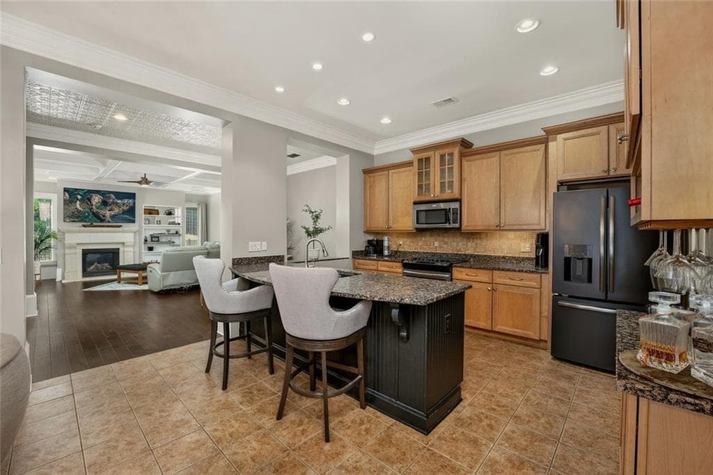 4 bedroom, 4 bathroom, 2,987 sq ft single family residence for sale at 415 Falling Water Avenue, Woodstock, GA 30189 — photo 4