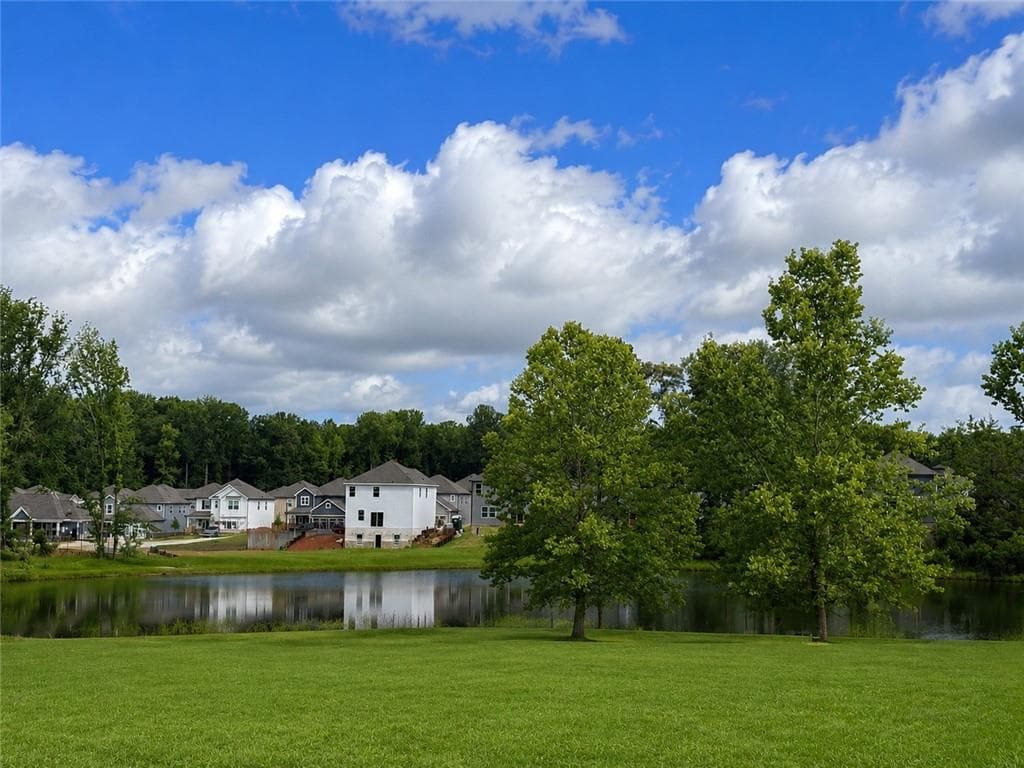 5 bedroom, 4 bathroom, 3,004 sq ft single family residence under contract at 814 Lennox Drive, Conyers, GA 30094 — photo 3