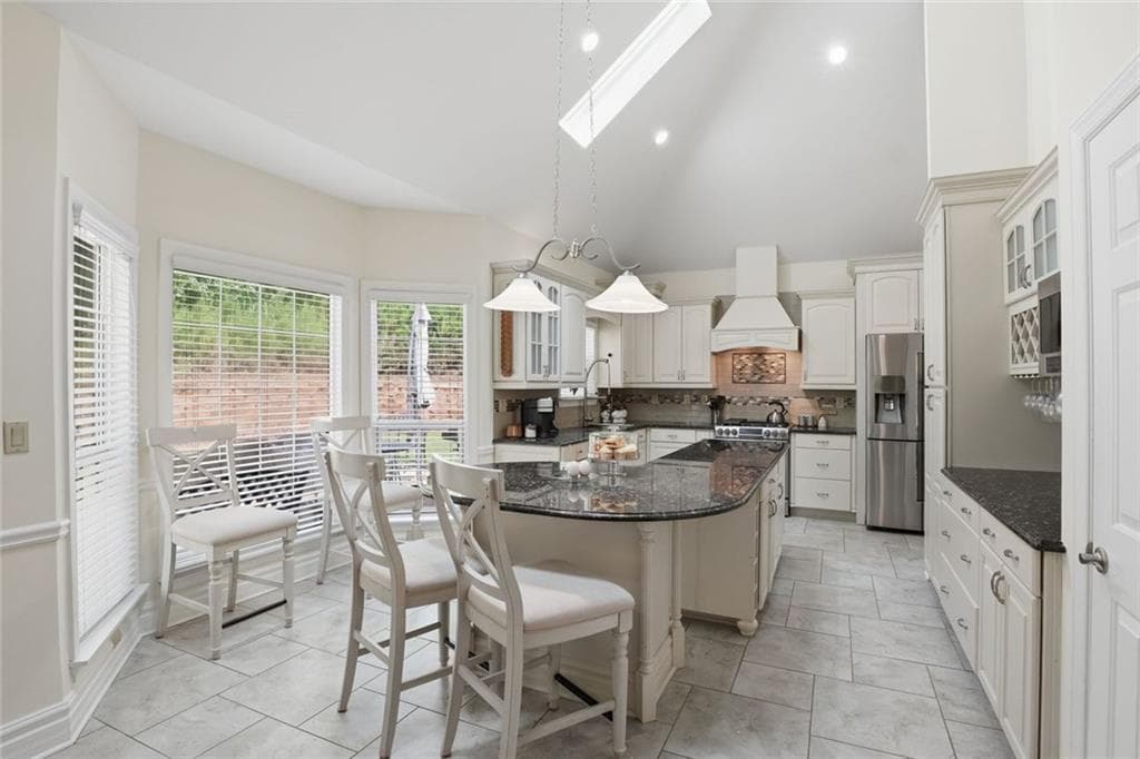 4 bedroom, 3 bathroom, 3,698 sq ft single family residence for sale at 5270 Cameron Forest Parkway, Johns Creek, GA 30022 — photo 9