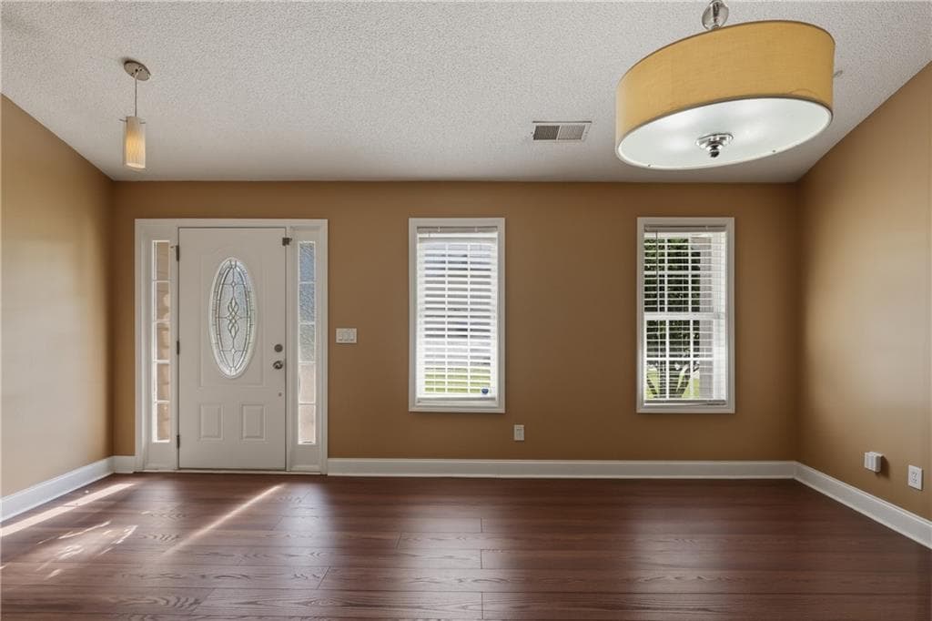 3 bedroom, 3 bathroom, 1,234 sq ft single family residence for sale at 3125 Brookfield Drive, Austell, GA 30106 — photo 2