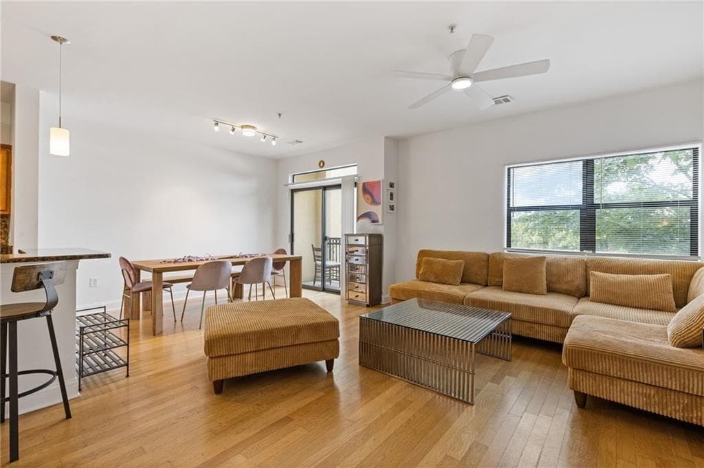 1 bedroom, 1 bathroom, 763 sq ft condominium for sale at 2230 Cheshire Bridge Road 510, Atlanta, GA 30324 — photo 2