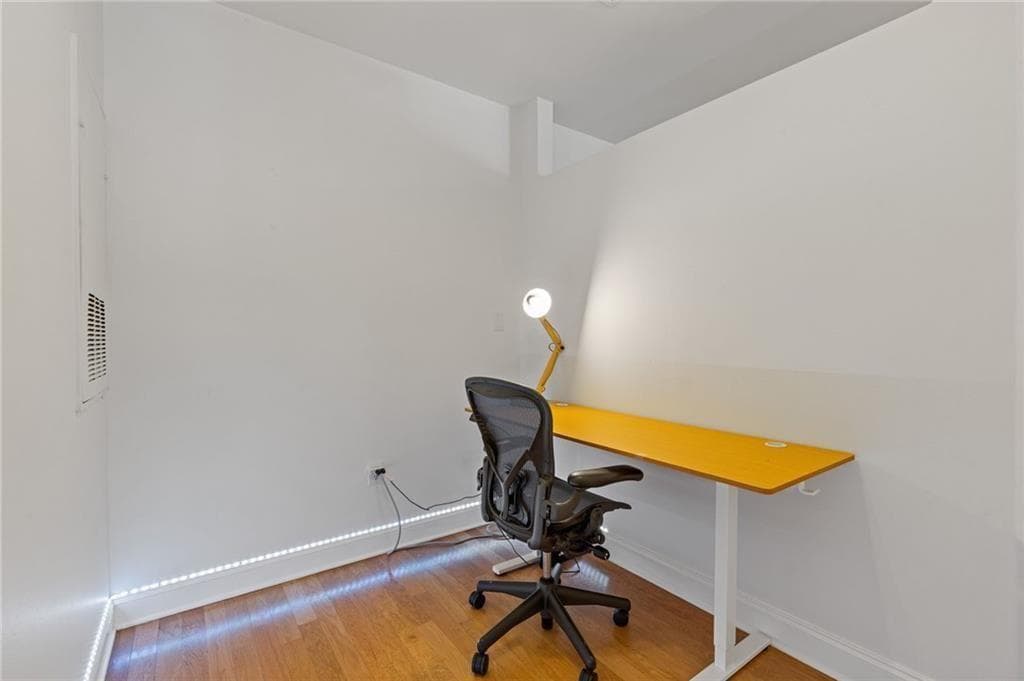 1 bedroom, 1 bathroom, 763 sq ft condominium for sale at 2230 Cheshire Bridge Road 510, Atlanta, GA 30324 — photo 3