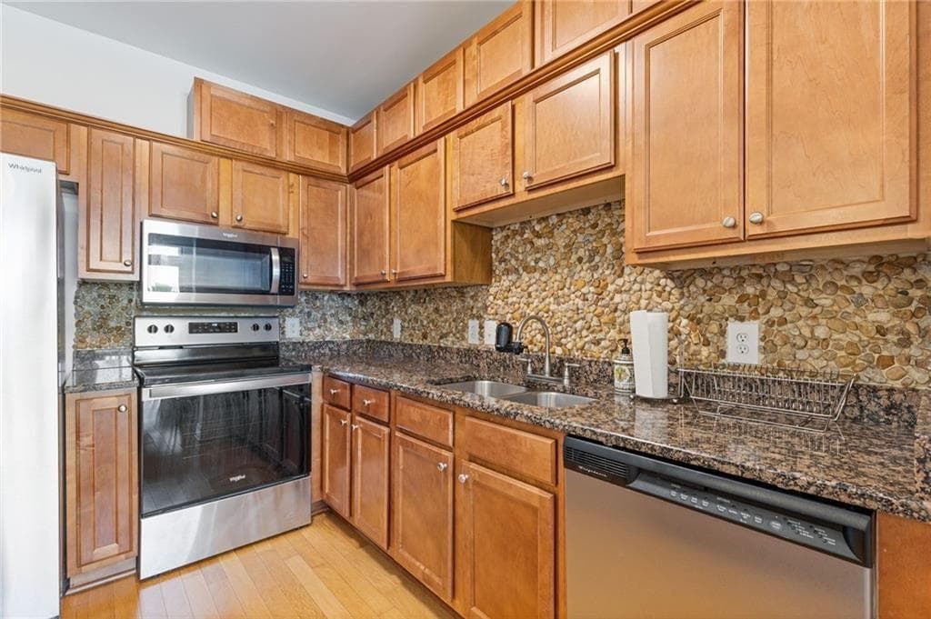 1 bedroom, 1 bathroom, 763 sq ft condominium for sale at 2230 Cheshire Bridge Road 510, Atlanta, GA 30324 — photo 8