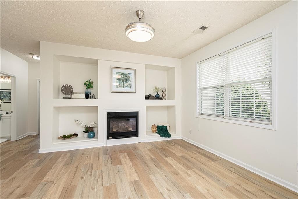 2 bedroom, 2 bathroom, 1,041 sq ft single family residence for sale at 707 Bedford Court, Woodstock, GA 30188 — photo 8