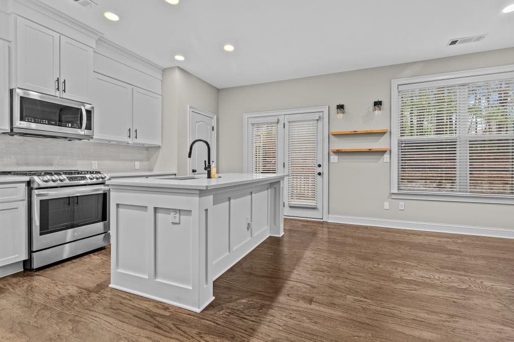 4 bedroom, 4 bathroom, 2,376 sq ft townhouse for rent at 3209 Hallmark Lane, Buford, GA 30519 for $2,375 a month — photo 4