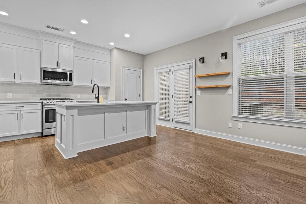 4 bedroom, 4 bathroom, 2,376 sq ft townhouse for rent at 3209 Hallmark Lane, Buford, GA 30519 for $2,375 a month — photo 8