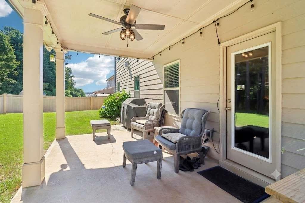 5 bedroom, 3 bathroom, 2,988 sq ft single family residence for sale at 3320 Mulberry Cove Way, Auburn, GA 30011 — photo 6