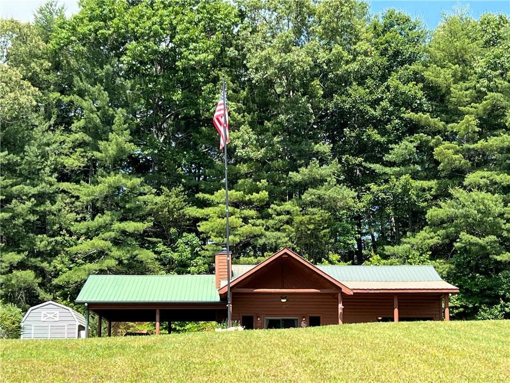 2 bedroom, 1 bathroom, 1,080 sq ft single family residence under contract at 12877 Appalachian, Morganton, GA 30560 — photo 4