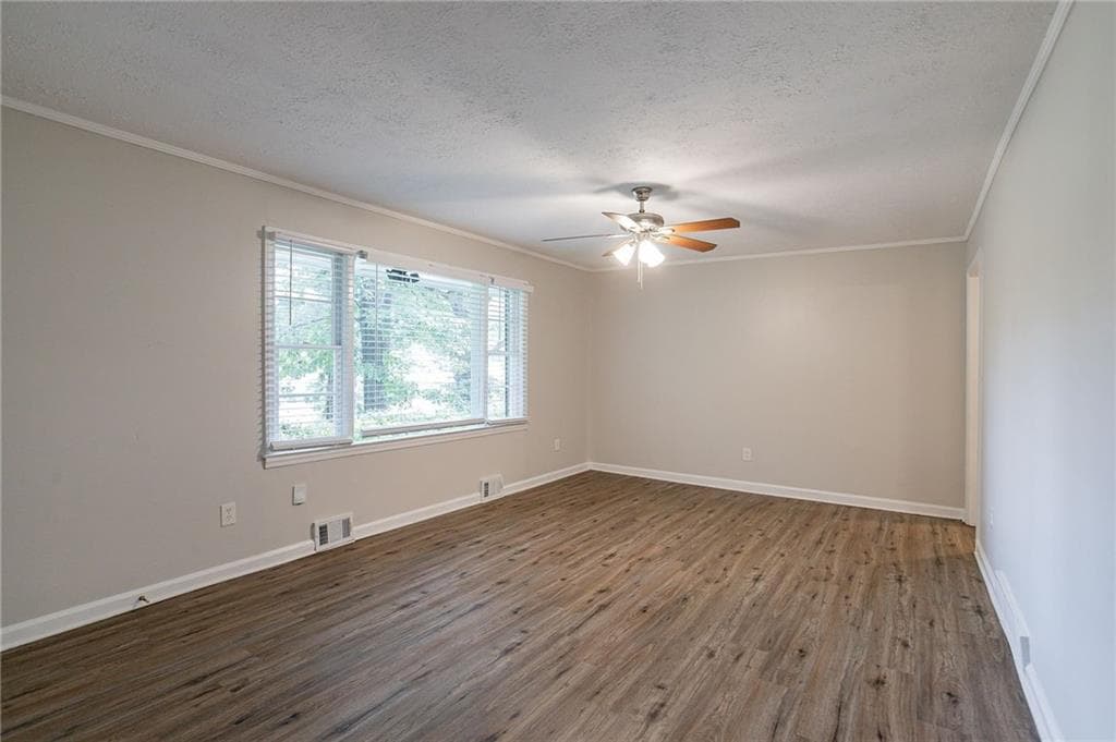 5 bedroom, 3 bathroom, 1,628 sq ft single family residence under contract at 4696 Rockbridge Road, Stone Mountain, GA 30083 — photo 7