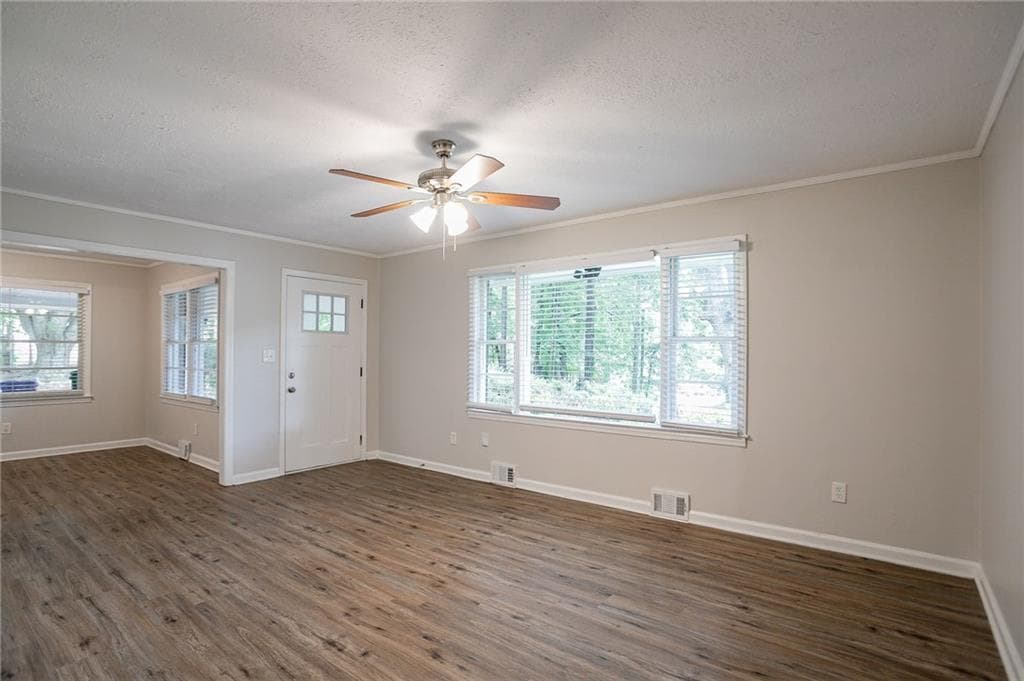 5 bedroom, 3 bathroom, 1,628 sq ft single family residence under contract at 4696 Rockbridge Road, Stone Mountain, GA 30083 — photo 8