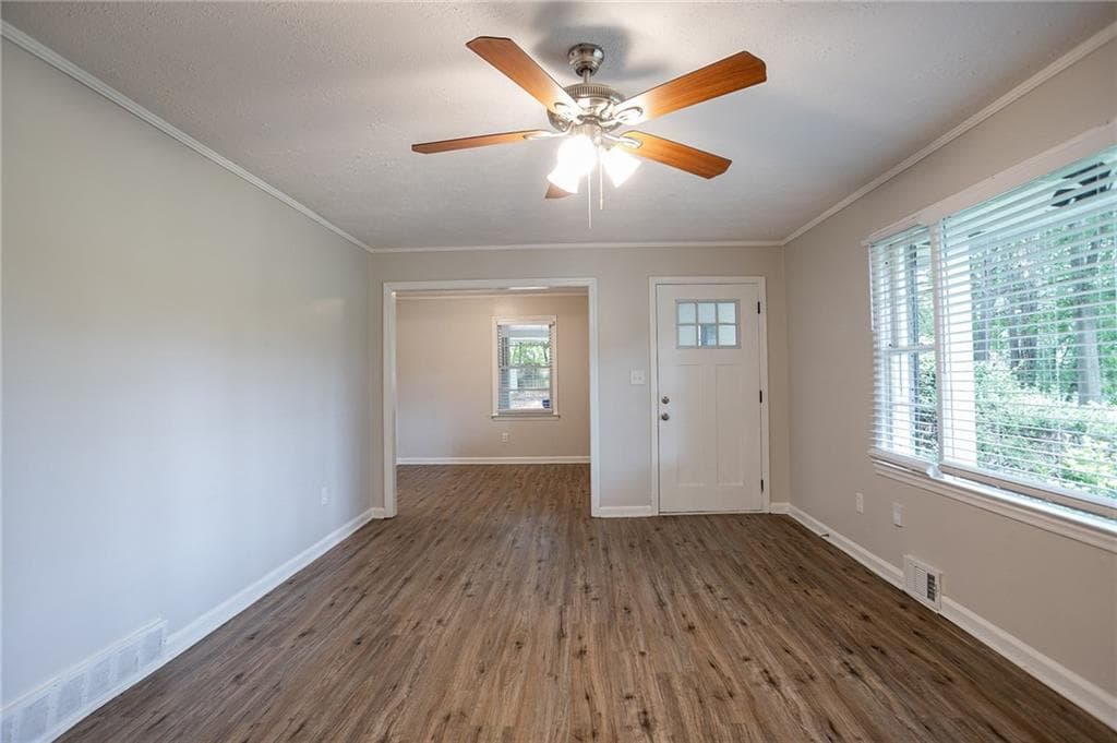 5 bedroom, 3 bathroom, 1,628 sq ft single family residence under contract at 4696 Rockbridge Road, Stone Mountain, GA 30083 — photo 9