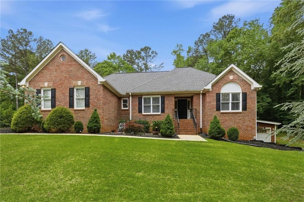 4 bedroom, 3 bathroom, 3,634 sq ft single family residence for sale at 482 Buck Trail, Hoschton, GA 30548 — photo 2