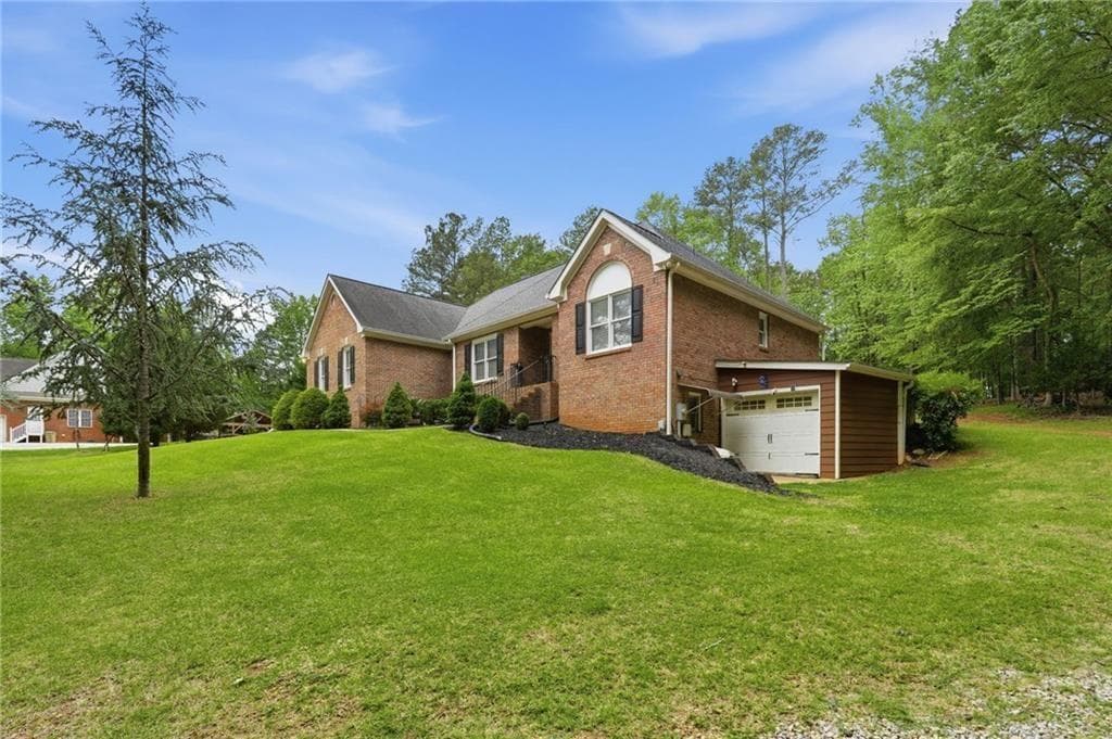 4 bedroom, 3 bathroom, 3,634 sq ft single family residence for sale at 482 Buck Trail, Hoschton, GA 30548 — photo 3