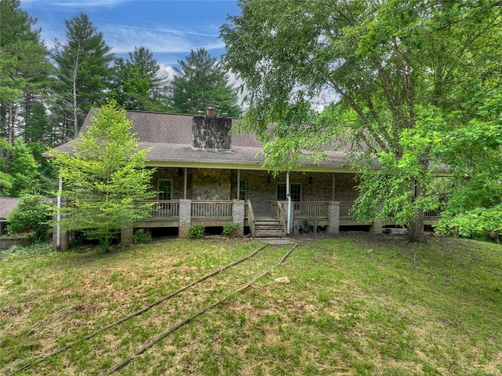 5 bedroom, 4 bathroom, 5,970 sq ft single family residence for sale at 95 Laughing Bird Lane, Ellijay, GA 30536 — photo 2