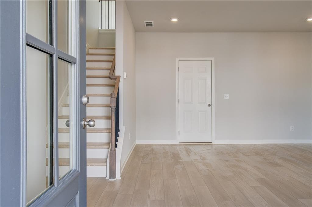 3 bedroom, 3 bathroom, 1,931 sq ft townhouse under contract at 350 Allegro Bend, Mcdonough, GA 30253 — photo 4