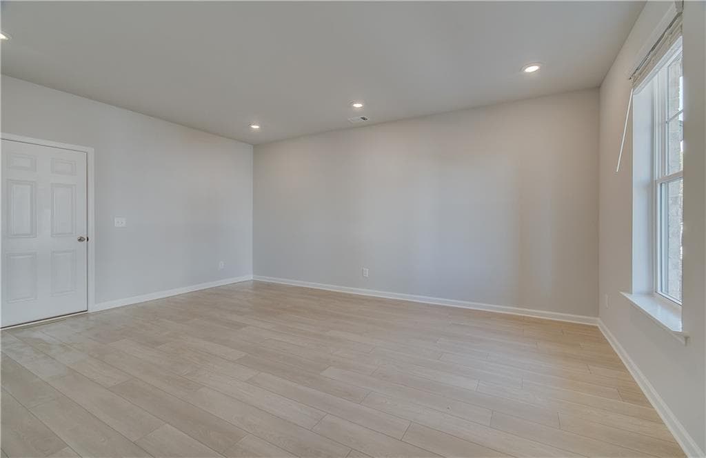 3 bedroom, 3 bathroom, 1,931 sq ft townhouse under contract at 350 Allegro Bend, Mcdonough, GA 30253 — photo 5