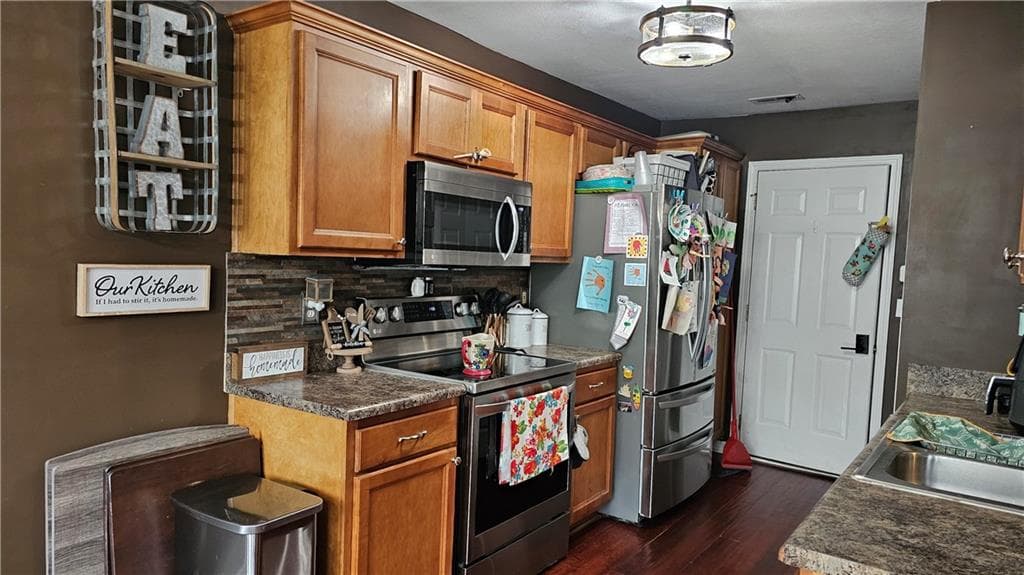 3 bedroom, 2 bathroom, 1,224 sq ft single family residence under contract at 54 Leisure Drive, Rome, GA 30165 — photo 9