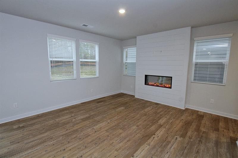 4 bedroom, 3 bathroom single family residence for rent at 5153 Union Heights Way, Flowery Branch, GA 30542 for $2,400 a month — photo 6