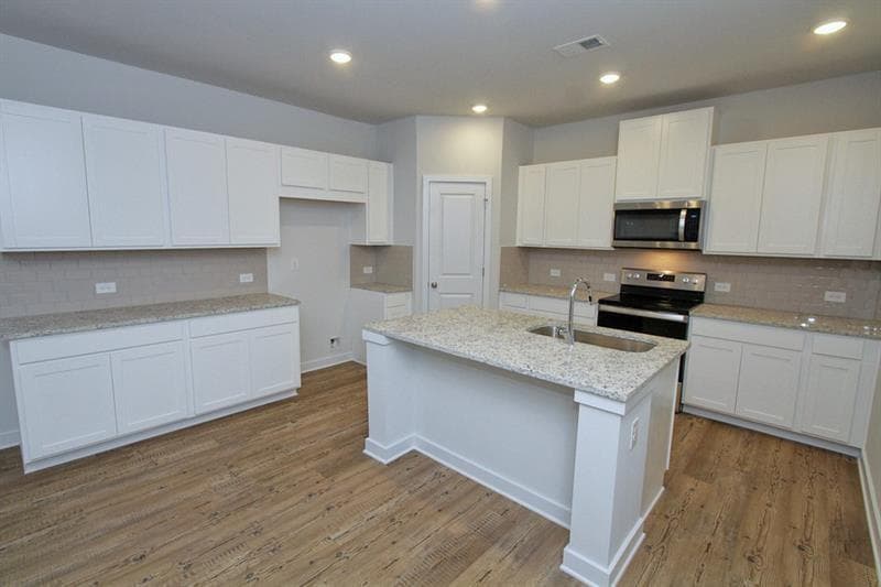 4 bedroom, 3 bathroom single family residence for rent at 5153 Union Heights Way, Flowery Branch, GA 30542 for $2,400 a month — photo 8