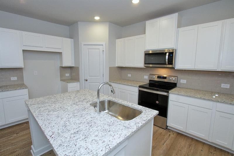 4 bedroom, 3 bathroom single family residence for rent at 5153 Union Heights Way, Flowery Branch, GA 30542 for $2,400 a month — photo 10