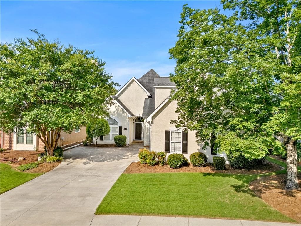3 bedroom, 3 bathroom, 1,990 sq ft single family residence under contract at 154 Wexford Court, Stockbridge, GA 30281