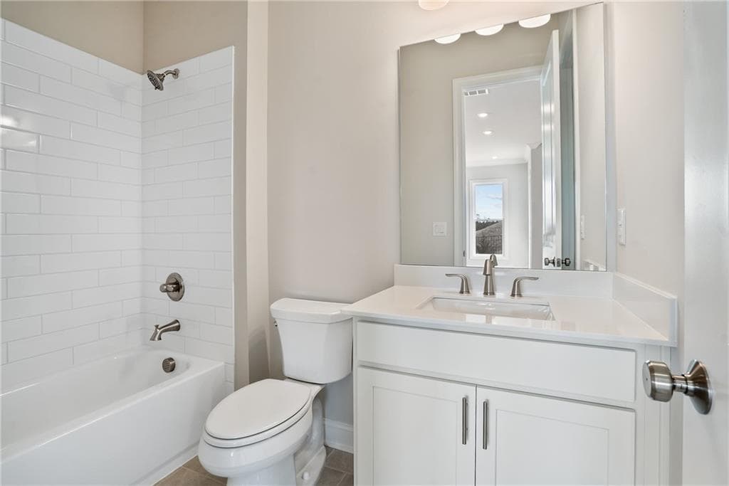 3 bedroom, 3 bathroom, 2,445 sq ft single family residence under contract at 135 Herring Drive, Hoschton, GA 30548 — photo 10