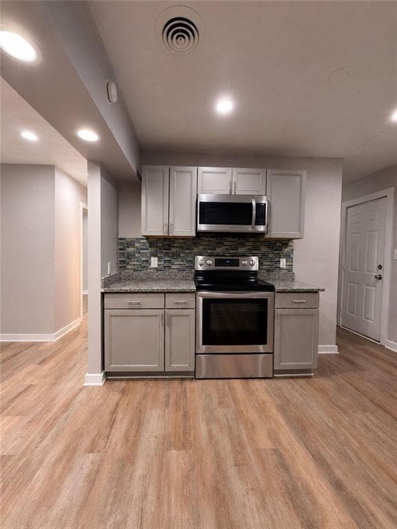 4 bedroom, 2 bathroom, 962 sq ft single family residence for rent at 657 Robert E Lee Parkway, Jonesboro, GA 30238 for $1,680 a month — photo 5