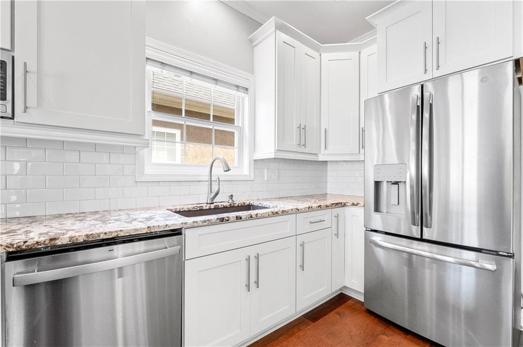 3 bedroom, 3 bathroom, 1,990 sq ft single family residence under contract at 154 Wexford Court, Stockbridge, GA 30281 — photo 9