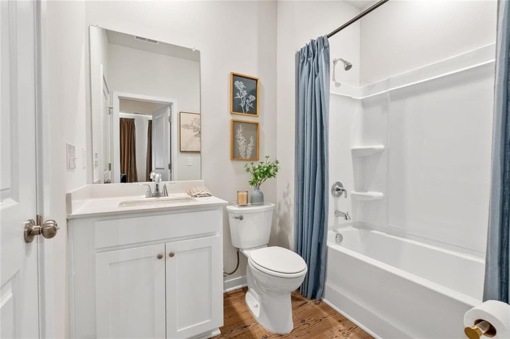 4 bedroom, 3 bathroom, 2,570 sq ft single family residence for sale at 8035 Dickens Drive, Fairburn, GA 30213 — photo 9