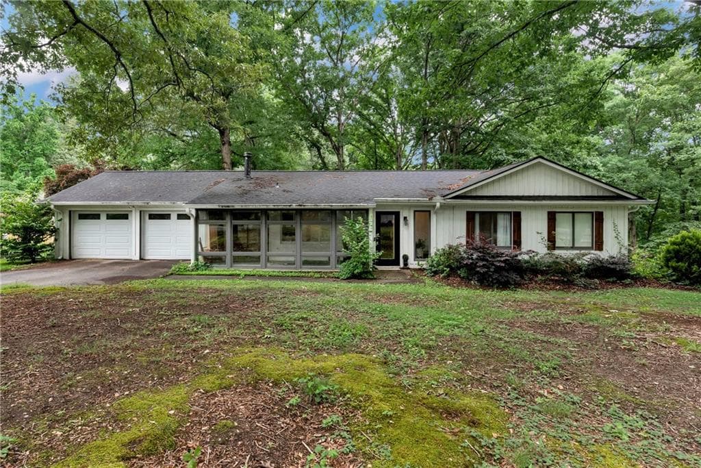 5045 Red Oak Lane