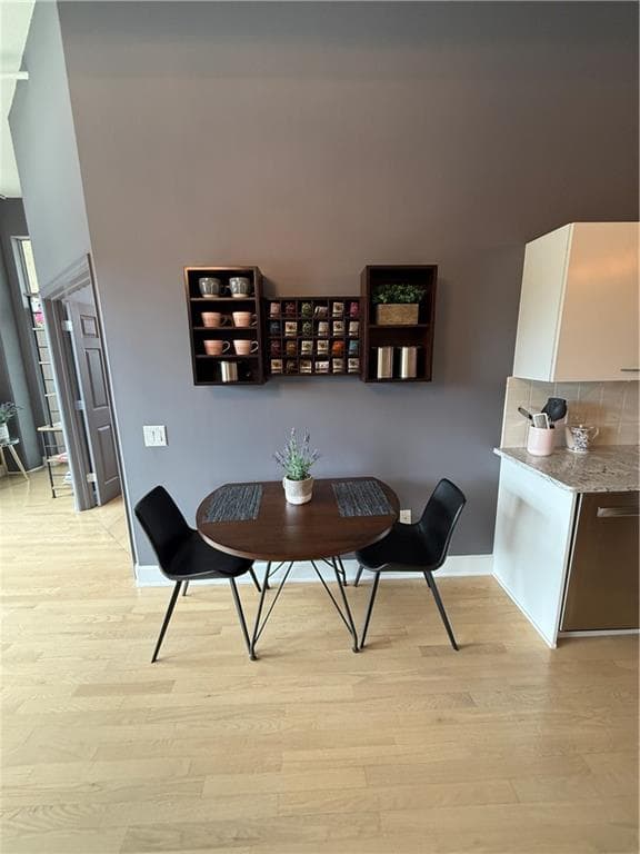 2 bedroom, 2 bathroom, 1,505 sq ft condominium for sale at 3820 Roswell Road 709, Atlanta, GA 30342 — photo 5