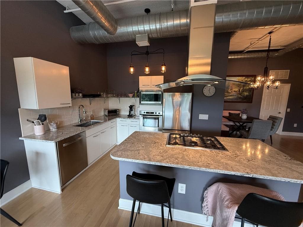 2 bedroom, 2 bathroom, 1,505 sq ft condominium for sale at 3820 Roswell Road 709, Atlanta, GA 30342 — photo 6