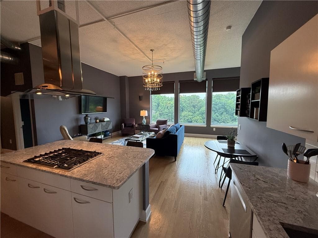 2 bedroom, 2 bathroom, 1,505 sq ft condominium for sale at 3820 Roswell Road 709, Atlanta, GA 30342 — photo 8