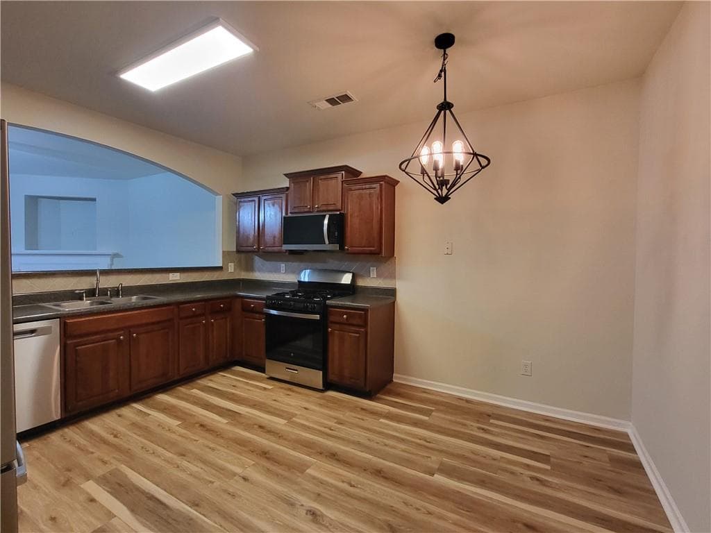 3 bedroom, 3 bathroom, 1,900 sq ft townhouse for rent at 52 Burns View Court 53L, Lawrenceville, GA 30044 for $2,095 a month — photo 3